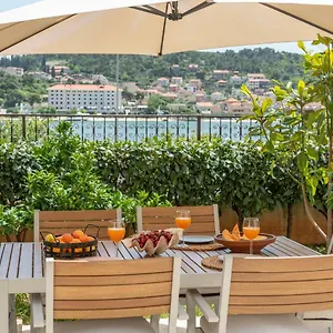 apartments-flora-trogir.hotels-in-trogir.com/